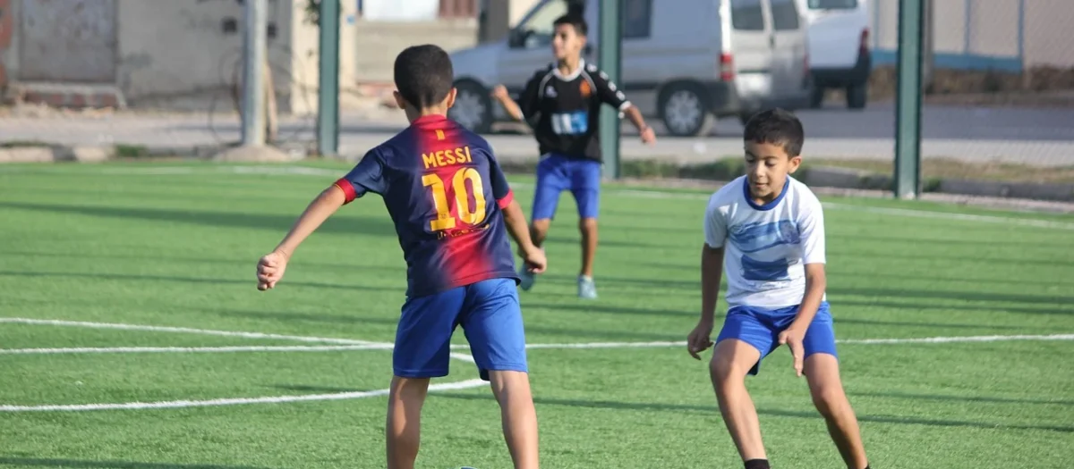 Animator w mini clubie — jak wynająć i przeszkolić najlepszych