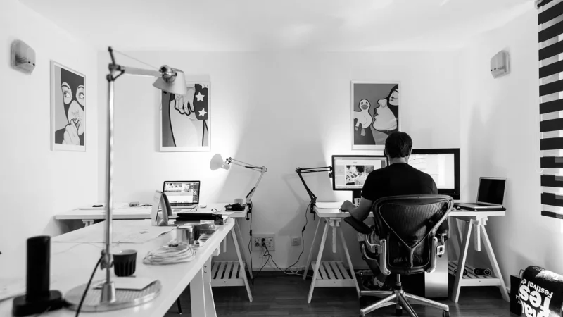 Najlepsze monitory do pracy biurowej w 2024 roku
